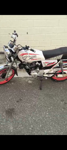 Se Vende Motor Cg 200 Cc Blanco En Buen Estado