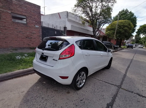 Ford Fiesta Kinetic Design 1.6 Design 120cv Titanium 2011