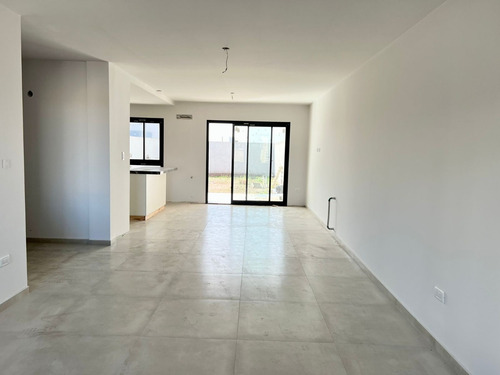 Imagen 10 de 27 de Venta Duplex En Docta. 3 Dorm.. Vista A Las Sierras. Calefaccion Central