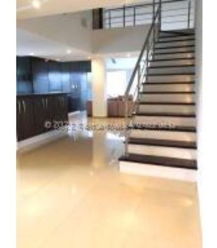 Imagen 20 de 25 de #22-23742 Hermoso Apartamento Duplex En El Hatillo