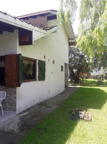Latorre Prop. Vende Chalet De 4 Amb Con Hermoso Parque + Depto En El Fondo