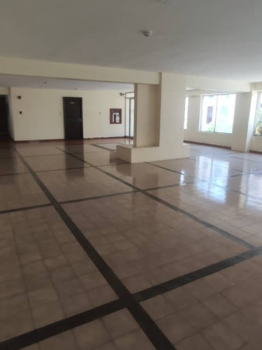 Apartamento En Venta En La Guaira Urbanizacion Caribe Remodelado