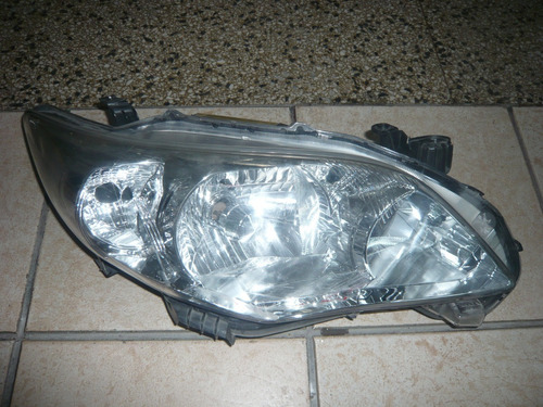 Faro Derecho Toyota Corolla 05-08