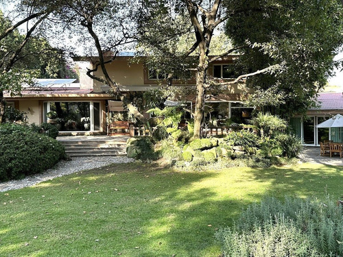 Residencia En Venta En Calle Y Fraccionamiento Cerrado En Lomas Hipódromo