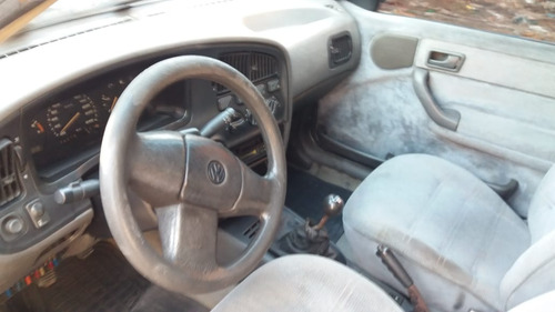 Imagem 2 de 5 de Volkswagen Logus