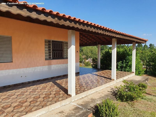 Chácara Para Venda Em Tatuí, Vale Dos Lagos, 3 Dormitórios, 1 Suíte, 2 Banheiros, 10 Vagas - 545_1-1392019