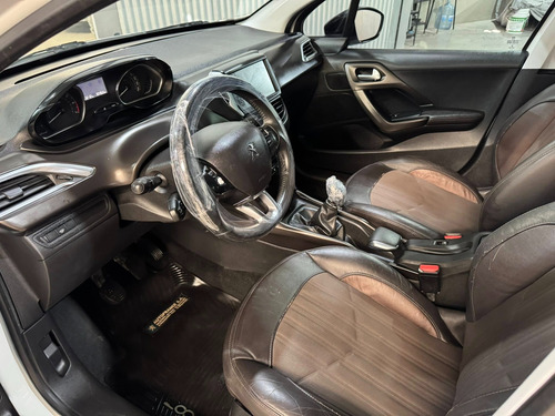 Peugeot 2008 1.6 Feline