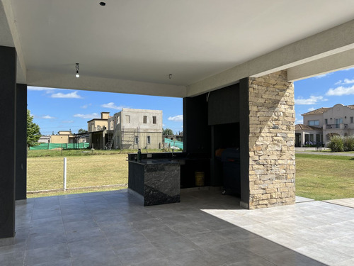 Venta Casa 5 Ambientes A Estrenar En La Magdalena, Canning