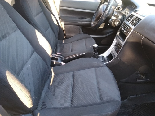 Imagen 6 de 13 de Peugeot 307 2010 1.6 Sedan Xs 110cv Mp3