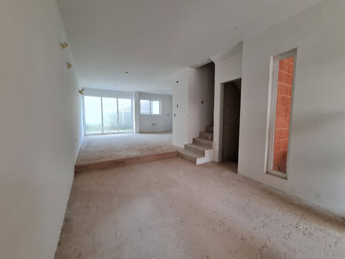 Imagen 7 de 12 de Venta Townhouse Valles De Camoruco Carmen Gonzalez