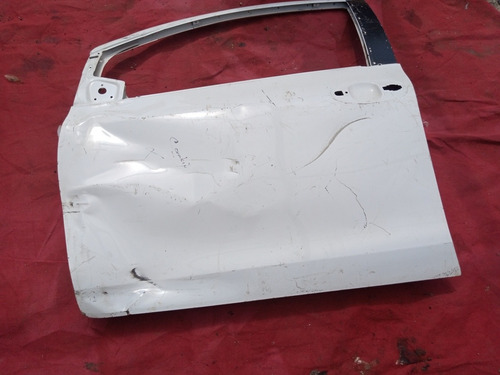 Puerta Delantera Izquierda Toyota Yaris 07 Para Reparar 