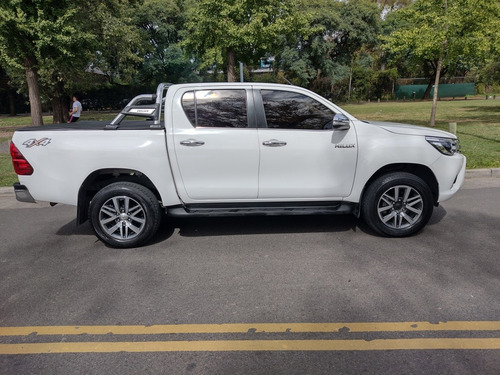 Toyota Hilux 2.8 Cd Srx 177cv 4x4 At 2016
