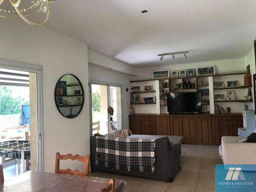 Imagen 9 de 22 de Casa En Venta En Bcdo Villa Flaubert