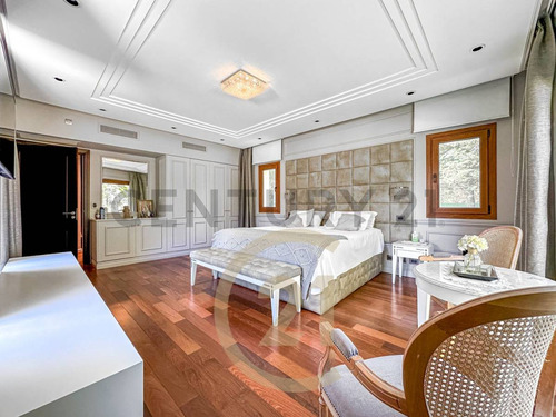 Casa Estilo Frances En Barrio Saint Thomas