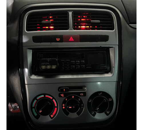 Fiat Punto 1.4 ATTRACTIVE 8V FLEX 4P MANUAL
