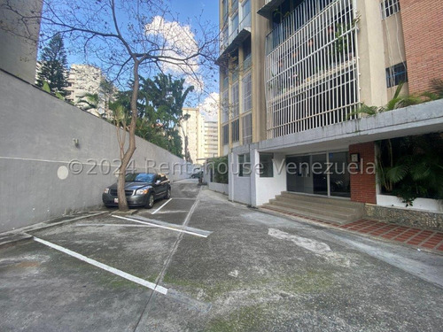 Espectacular Apartamento Recién Remodelado En Venta Altamira Caracas 24-19327
