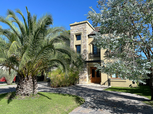 Propiedad En Venta En Barrio Saint Thomas Canning