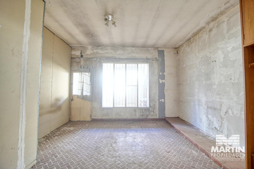 Casa A Reciclar De 277 M2.
