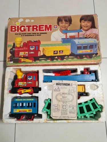 Brinquedos Raros - Conjunto Big Trem com uma Locomotiva dois Vagões e  Trilhos Década de 1980