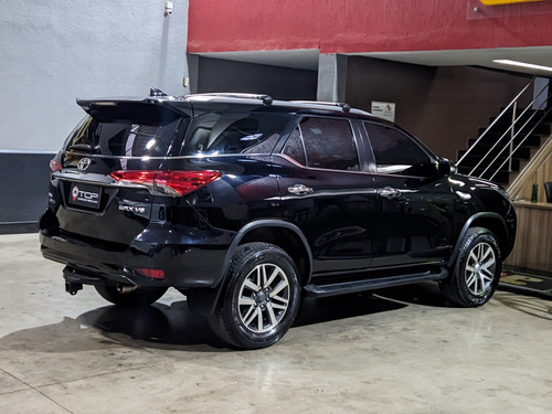 Toyota Hilux SW4 4.0 SRX 4X4 7 LUGARES V6 24V GASOLINA 4P AUTOMÁTICO