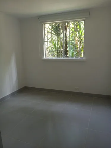 Apartamento En La Inferior Con Los Parra (poblado)