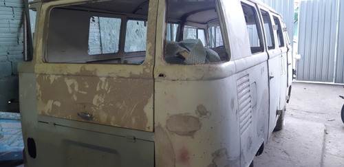 Volkswagen Kombi Kombi 6 Portas Luxo