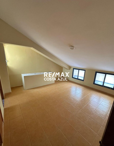 Remax Costa Azul Vende Apartamento Vista Al Mar Edificio Playa Colorada