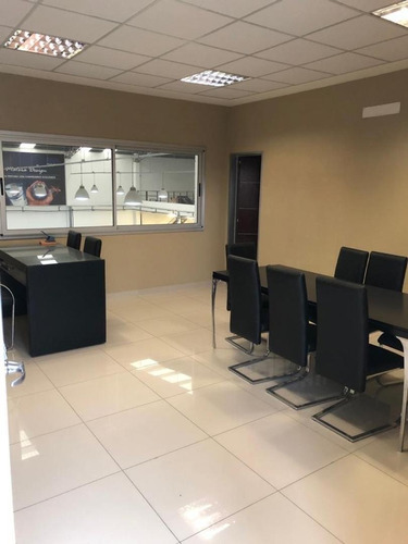 Imagen 18 de 20 de Galpon Con Oficinas Y Vestuarios