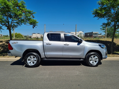 Toyota Hilux 2.8 Cd Sr 177cv 4x4 2020