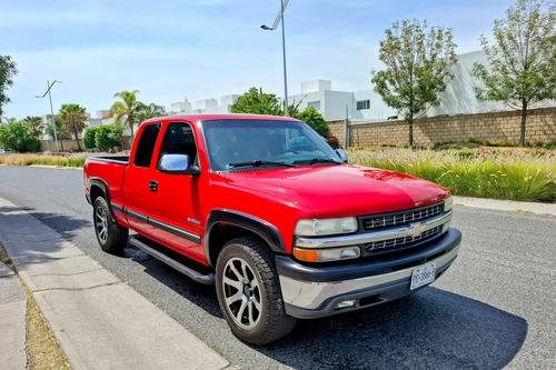 Chevrolet Cheyenne Cheyenne Cab y Media 4x4