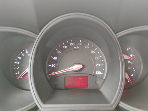 Kia Rio 2015 1.2 4 P