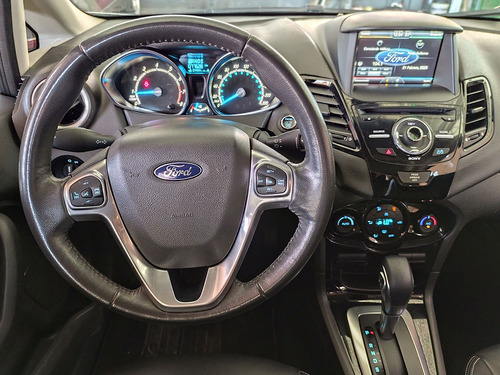Ford Fiesta Kinetic 1.6 Sedan Titanium Powershift 120cv