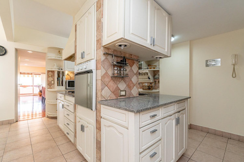 Magnífico Dúplex Reciclado! 4 Dormitorios Y 5 Baños - Suite - Balcón Con Parrilla!