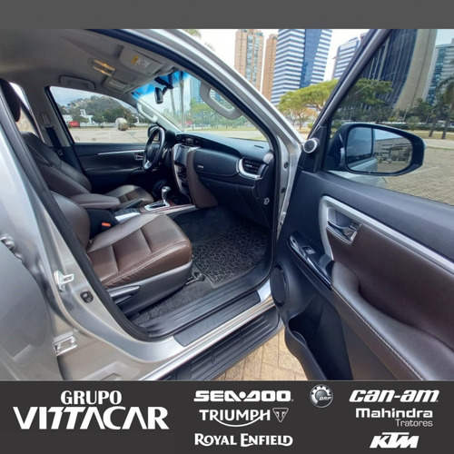 Toyota Hilux 2.7 Srv Cab. Dupla 4x2 Flex Aut. 4p