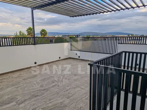 Puntarena Residencial: Casa Única Con Amplios Espacios Y Luz Natural.