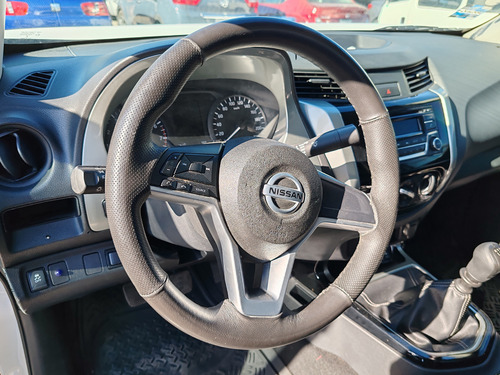 Nissan NP300 2.5 Doble Cabina S Pack Seg Mt