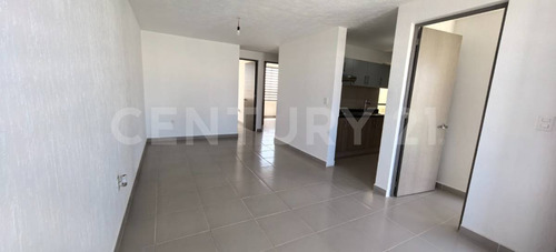 Casa Dúplex En Venta En Escobedo 12°80, Pedro Escobedo, Querétaro.