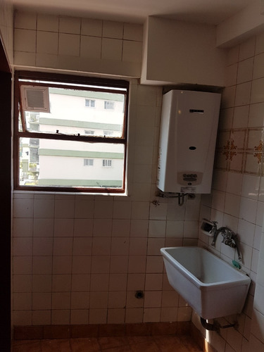 Imagen 9 de 14 de Departamento De 3 Ambientes Con Dependencia