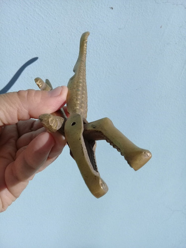Rompe Nueces Cocodrilo De Bronce (Usado)