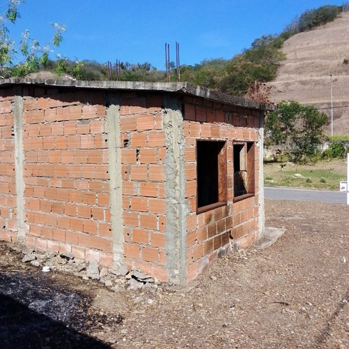 Imagen 10 de 15 de ¡venta! Lote De Terreno Con Bienhechuría En Charallave
