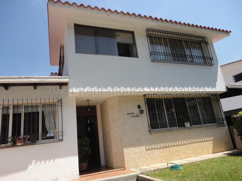 Casa En Venta En La Boyera. Calle Cerrada