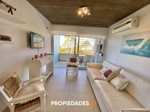 Venta De Apartamento De 2 Dormitorios Con Parrillero Propio En Aidy Grill Punta Del Este 