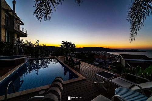Imagem 4 de 30 de Casa À Venda Alto Padrão Com Uma Das Melhores Vistas De Bombinhas Localizada No Condomínio Panorâmico Em Bombinhas/sc Cód 729 - Sc - Ca0005_boavis