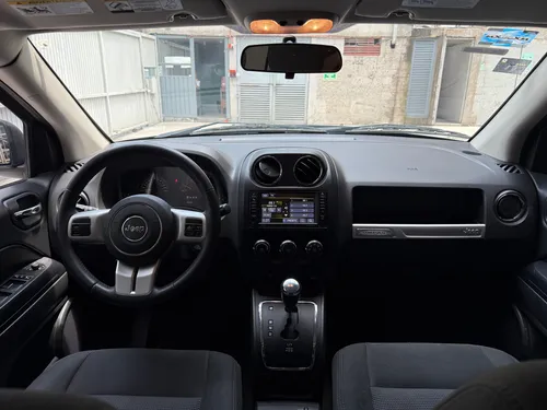 Jeep Compass Latitude FWD AUT