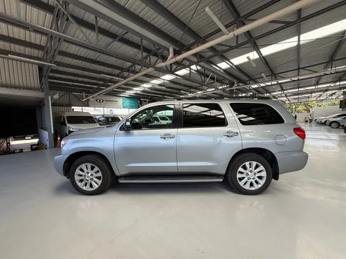 Toyota Sequoia 5.7 Platinum At
