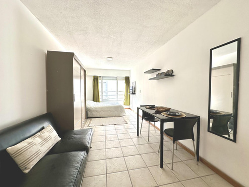 Monoambiente En Venta En Pocitos Amoblado A 100 Mt. De La Rambla