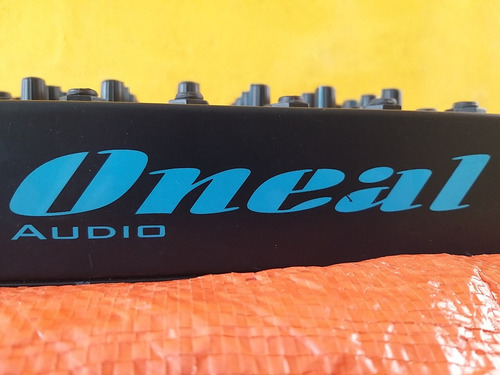 Mesa De Som Oneal Omx-8 / 8 Canais