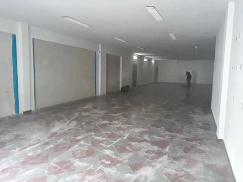 Imagen 3 de 7 de Local Excelente Aptos Varios Destinos.