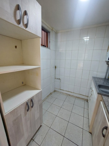 Arriendo Dpto. 2 D- 1 B ; Primer Piso En Condominio Cerrado