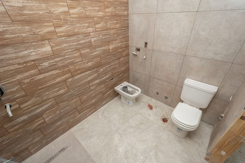 Venta Duplex 2 Amb Con Terraza Y Cochera. Financia